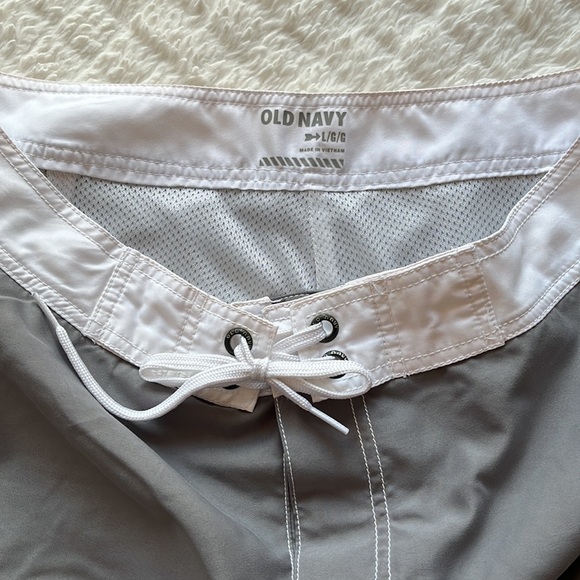 Men’s Old Navy Swim Shorts - Picture 2 of 7